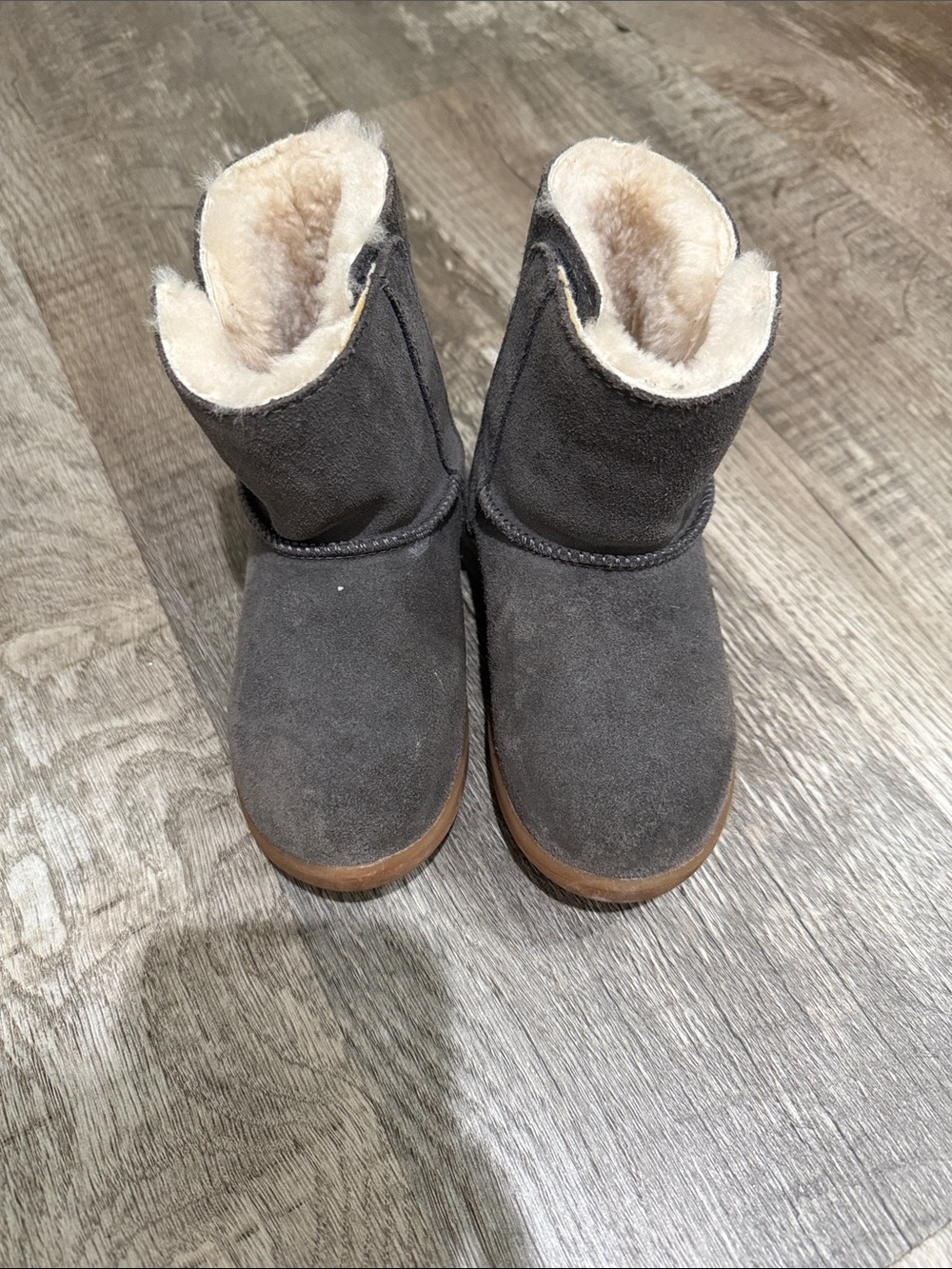 Ugg boots size 11 toddlers